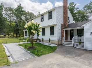 14 Park St, Windham, NH 03087