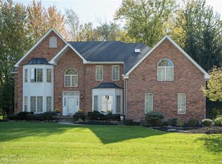 8350 Black Walnut Dr, East Amherst, NY 14051