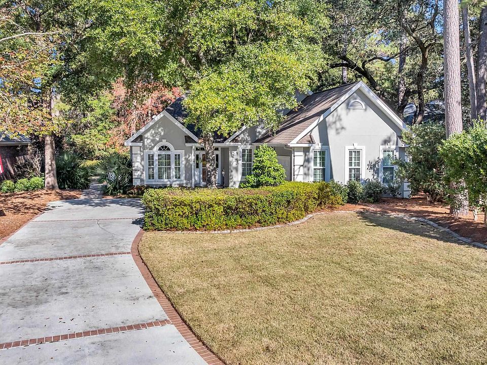 1st image of 372 Doral Dr.