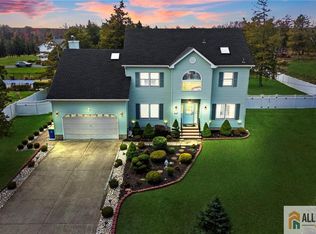 66 Gates Rd, Somerset, NJ 08873