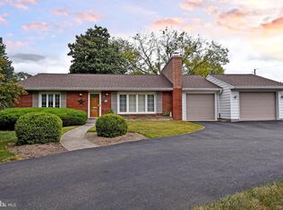 9901 Old Georgetown Rd, Bethesda, MD 20814