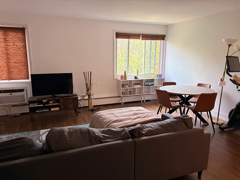 777 Hinman Ave #33 — Photo 9