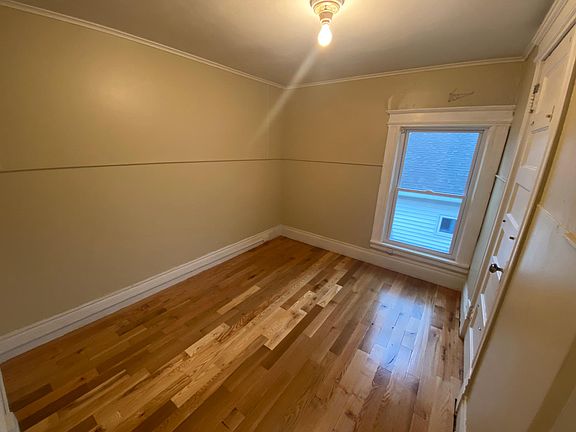 3rd image of 725 E Laurel St #4