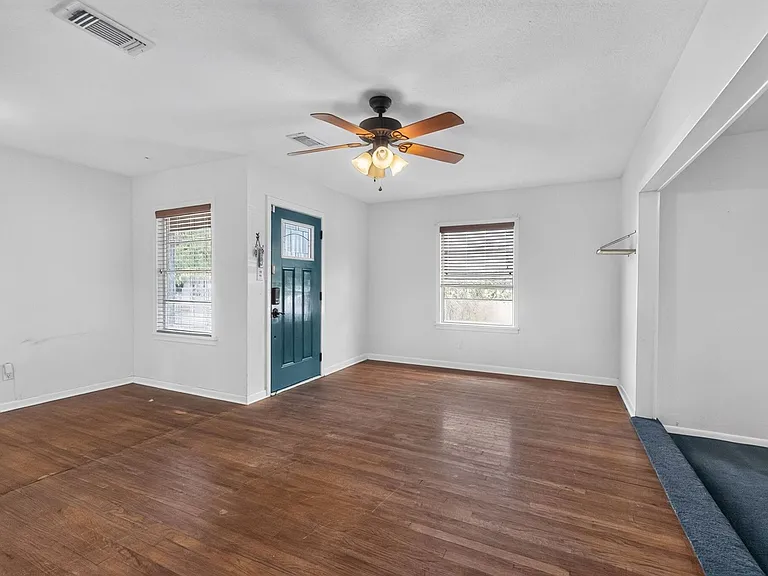 725 Mary Lake Dr — Photo 6