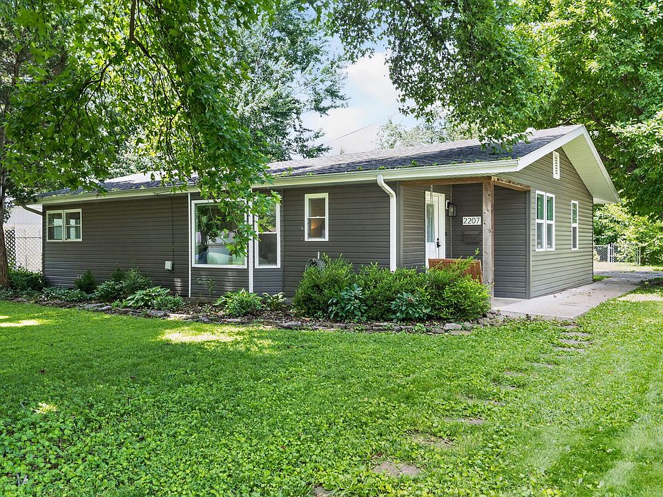 1st image of 2207 S Florence Avenue