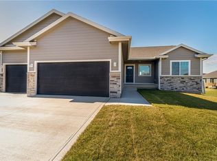 15016 Goldenrod Dr, Urbandale, IA 50323