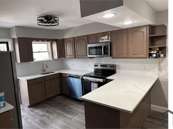 5601 Hunter St, Philadelphia, PA 19131