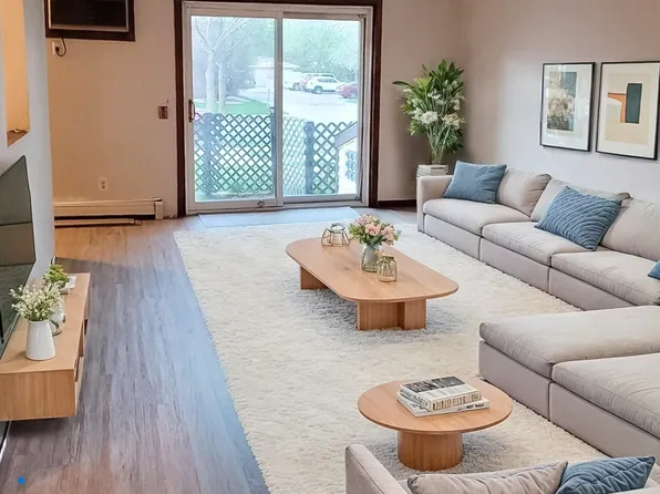 2850 Cimarron Trl APT 1, Madison, WI 53719