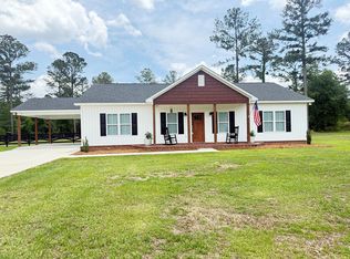 747 Lakeview Cir, Douglas, GA 31535
