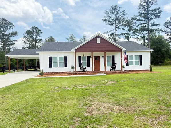 747 Lakeview Cir, Douglas, GA 31535