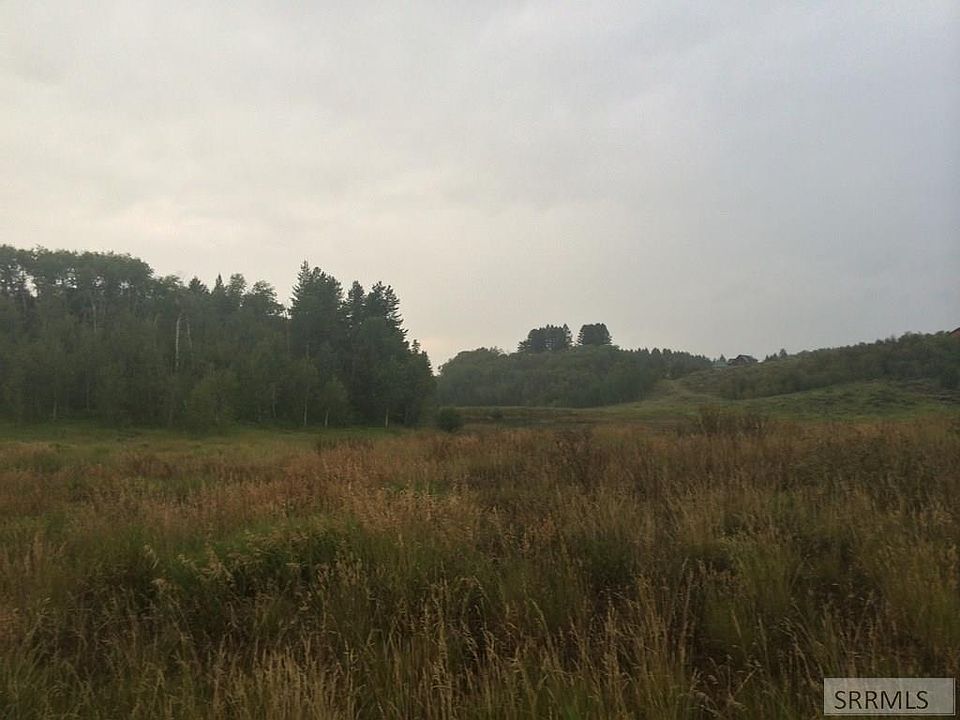 2nd image of 1635 Highlands Rd