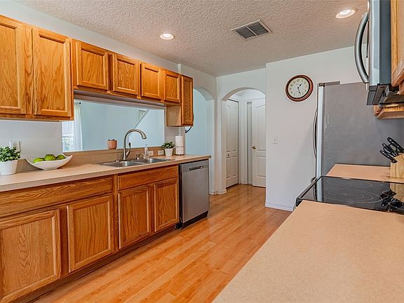 4th image of 15327R Harrowgate Way