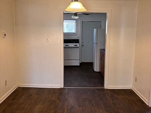 5th image of 2165 1/2 Telfair St APT B