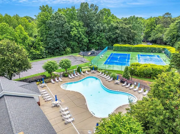 1121 Deep Hollow Ct — exterior photo