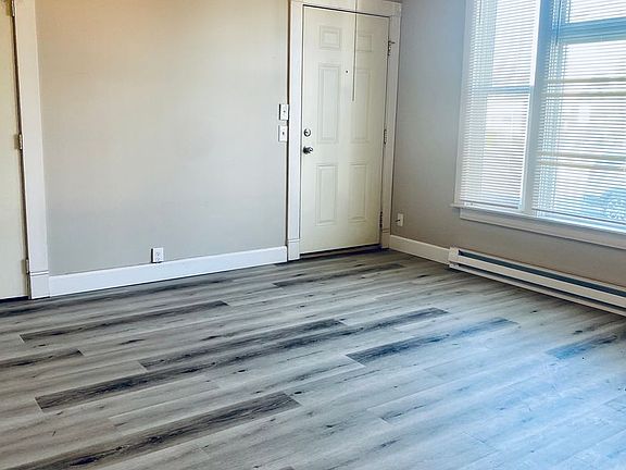 3rd image of 1903 W Broadway Ave APT 1