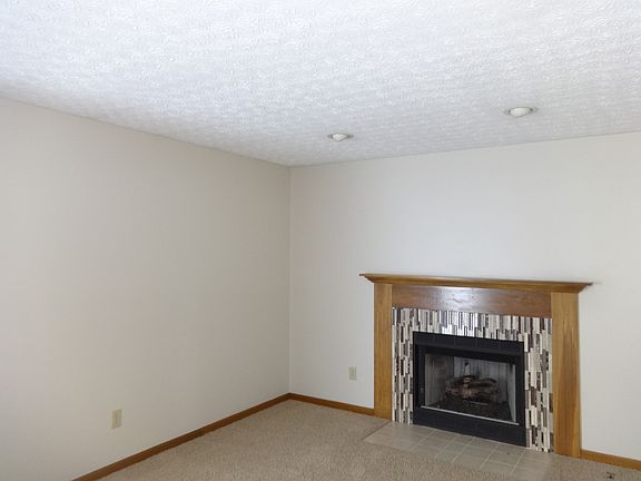 3rd image of 2206 Blue Bell Ln