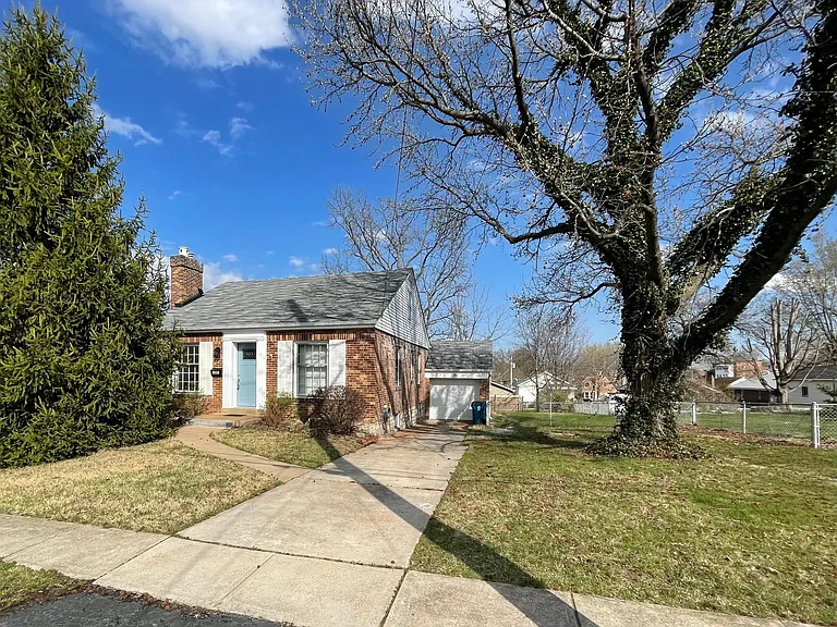 8526 Pilot Ave — Photo 1