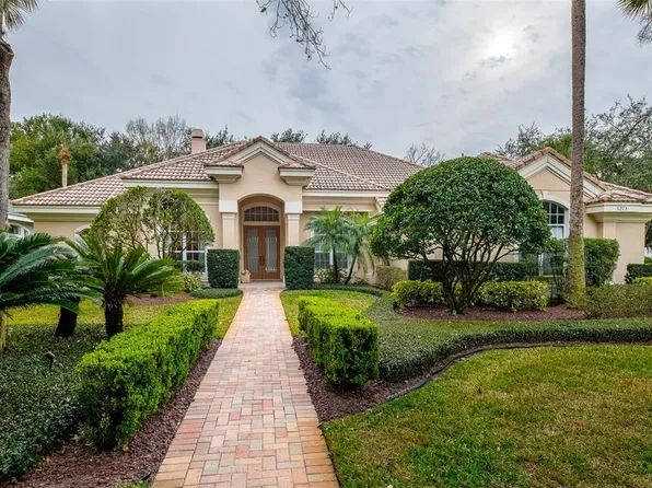 5273 Shoreline Cir, Sanford, FL 32771