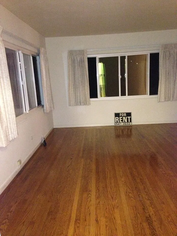 2 bed, 900 sqft, $2,850 — Photo 2