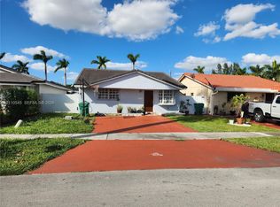 8729 NW 116th St, Hialeah Gardens, FL 33018