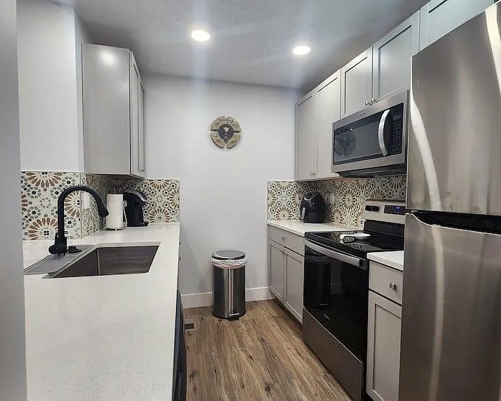 8640 Wilmette Ct — Photo 4