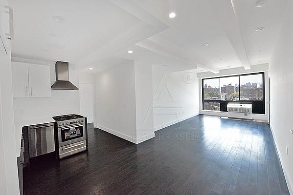 1st image of 2183 3rd Ave #504