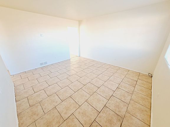 5th image of 524 Cardenas Dr SE Unit C