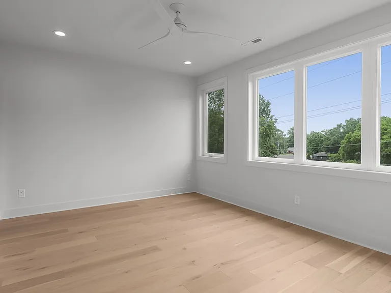 2305 Eastland Ave #E — Photo 26