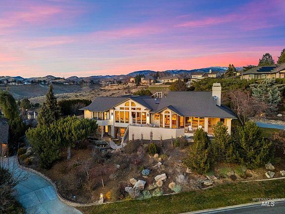 3rd image of 462 W Ridgeline Dr