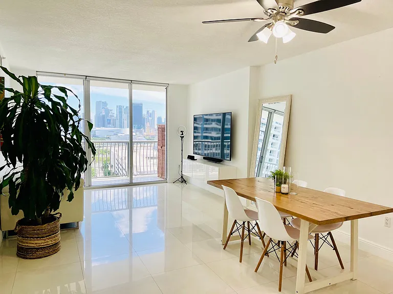 1750 N Bayshore Dr #1706 — Photo 7