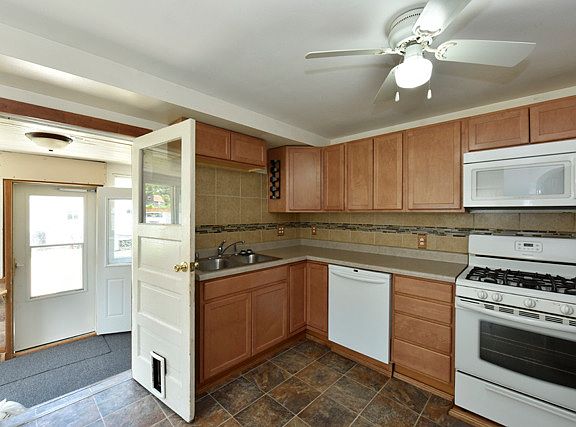 3rd image of 2908 Edina Blvd