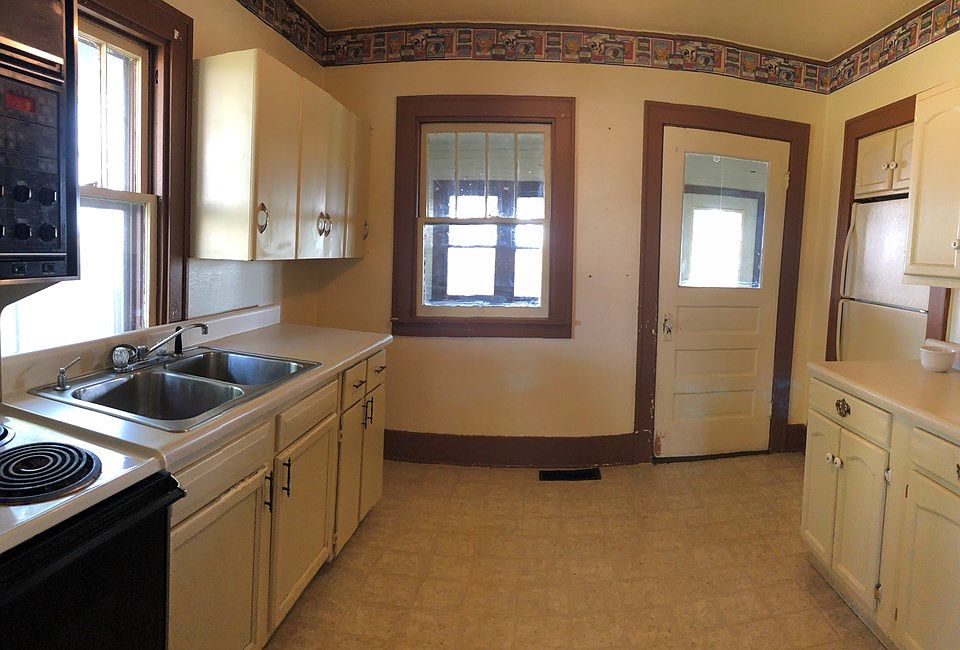 402 Arcadia St, Clifton, KS 66937 Zillow