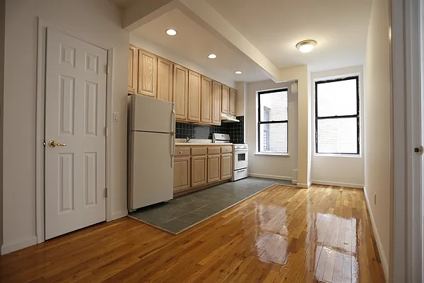 Rented by Goldfarb Properties | media 2