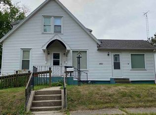 831 S 17th Ave, Freeport, IL 61032