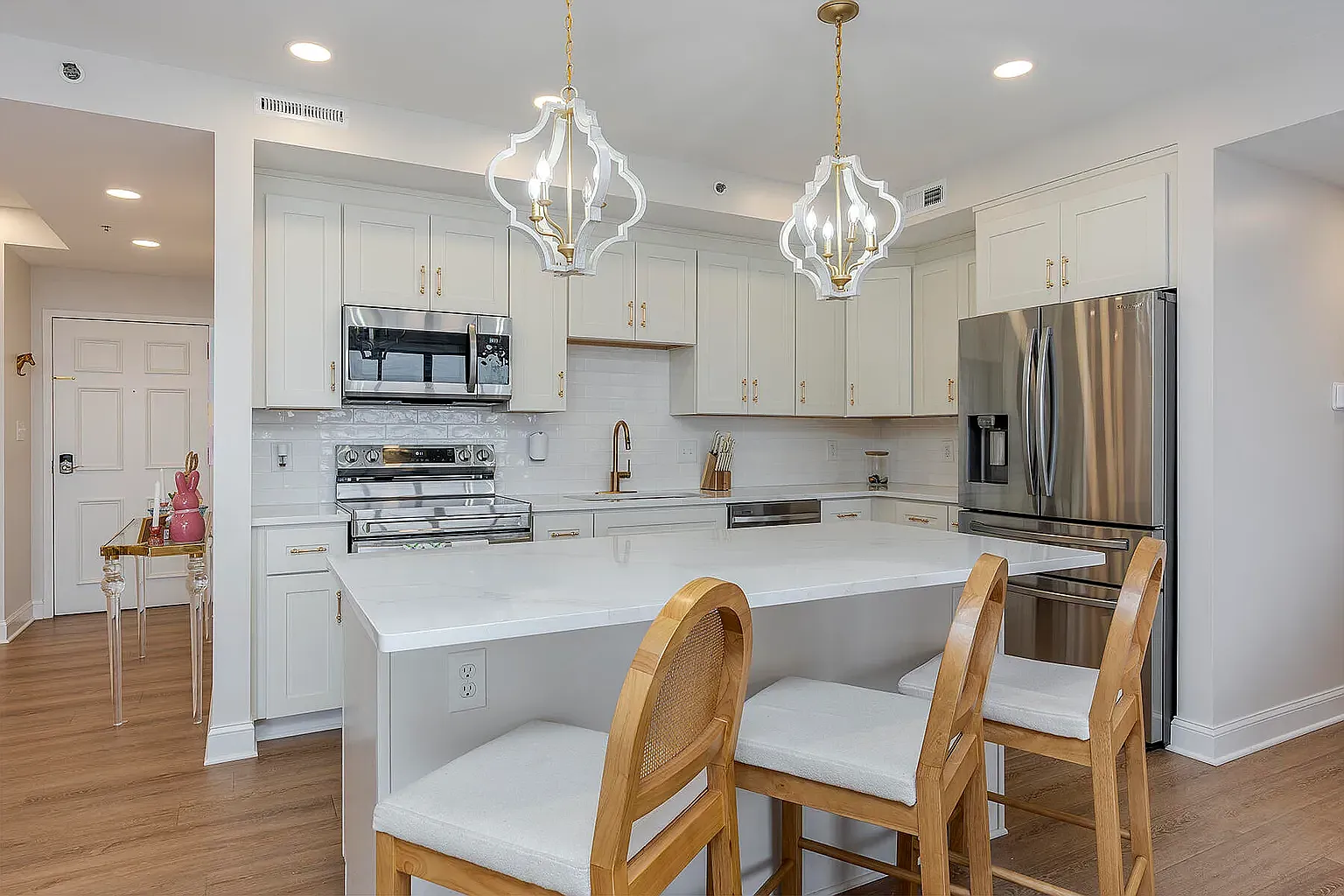 2 bed, 1182 sqft, $2,200 — Photo 4