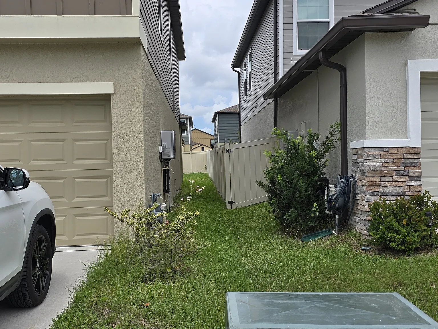 5 bed, 2215 sqft, $2,575 — Photo 2