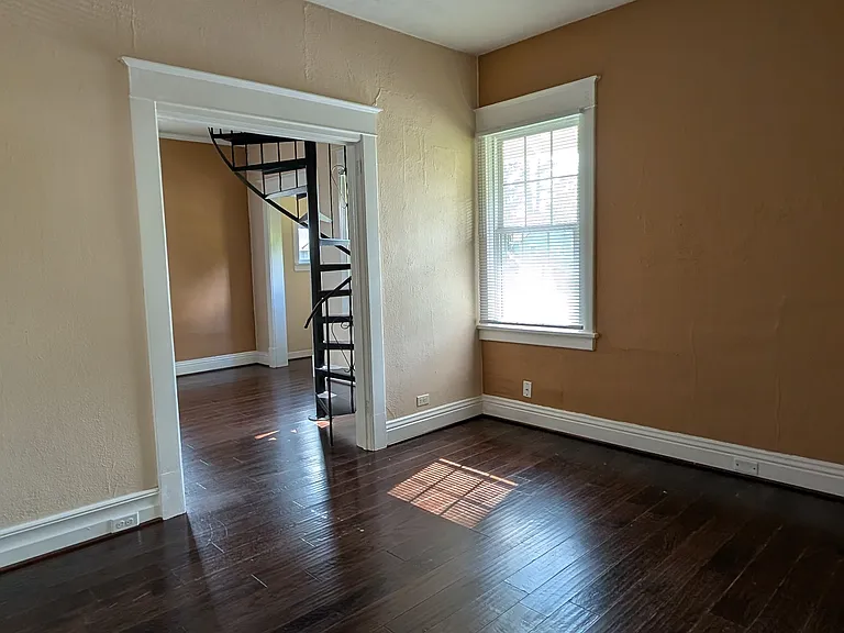4117 S Grand Blvd — Photo 15