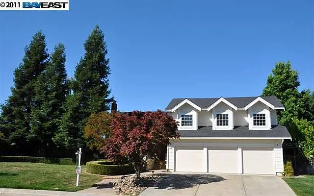 627 Lomond Cir photo 1