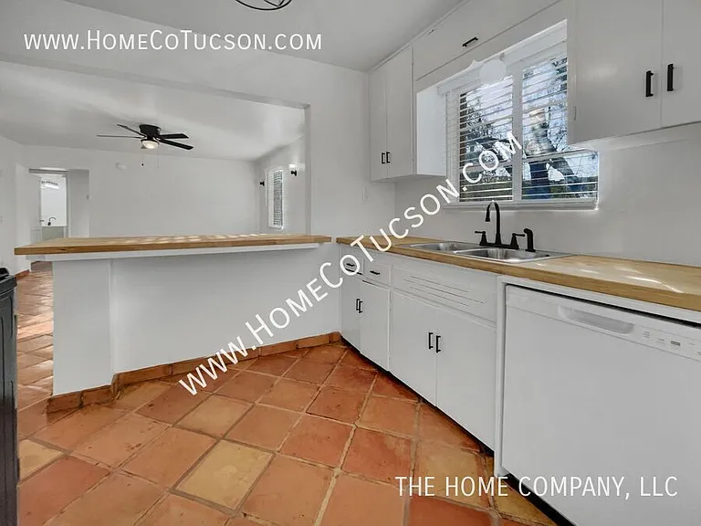 1509 E Blacklidge Dr #1 — Photo 15