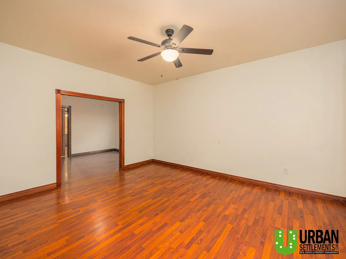 Building Photo - 1511 W Gardner Ave