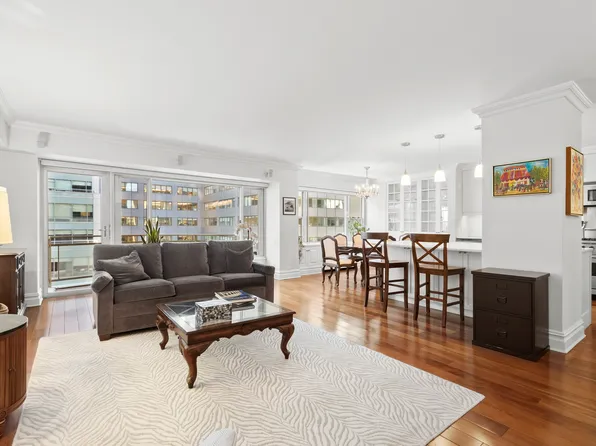 118 East 60th Street image 1 of 10