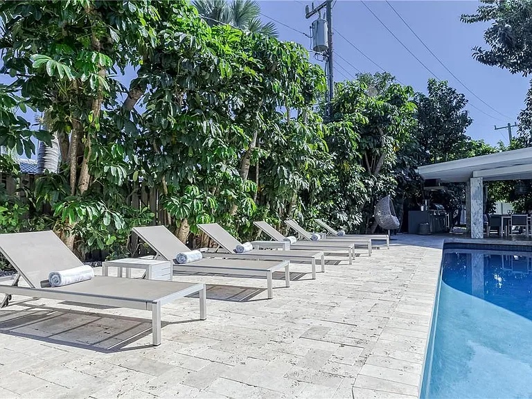 1800 SE Admirals Way — Photo 46