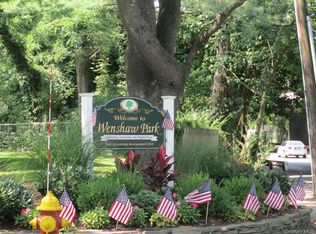 42 Hamilton Rd, Merrick, NY 11566