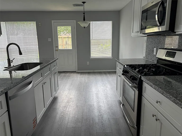 13642 Rural Oak St — Photo 16