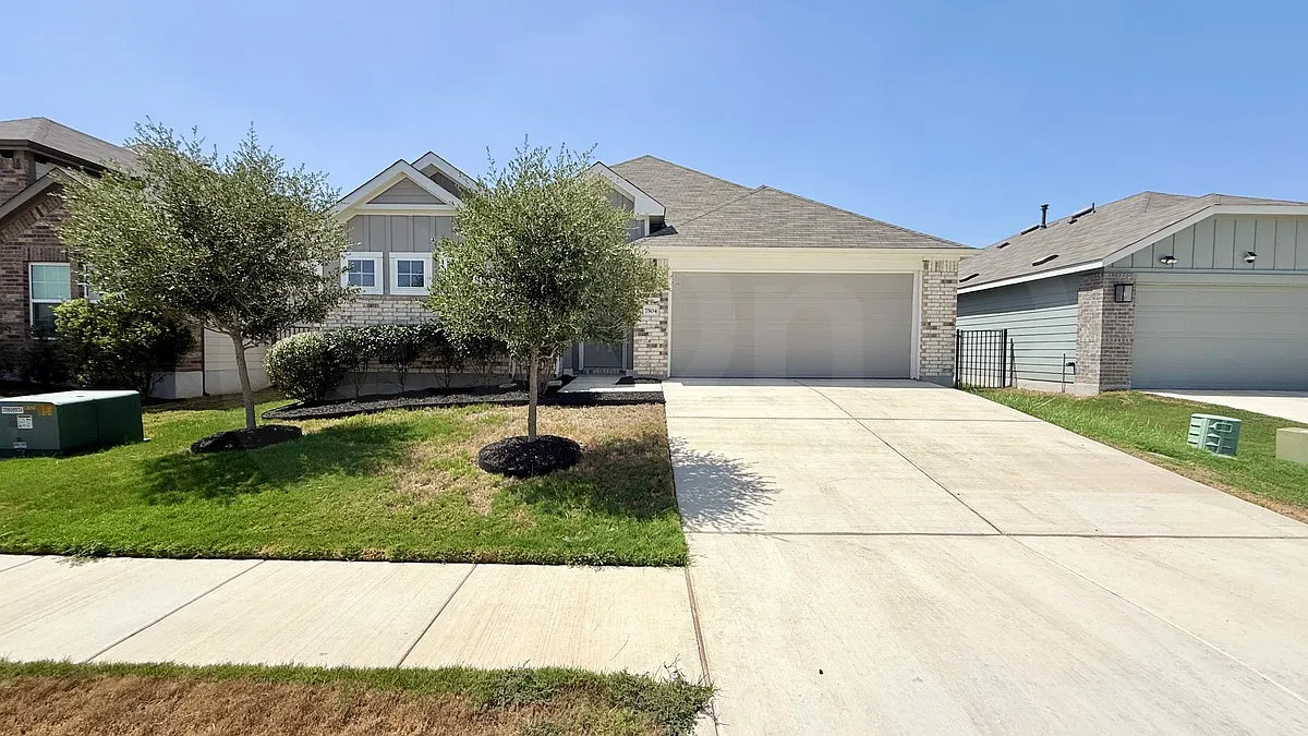 4 bed, 2.0 bath, 1990 sqft, $2,400 — Photo 1