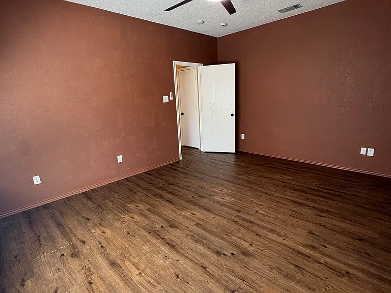 322 Dalhart Dr — Photo 19