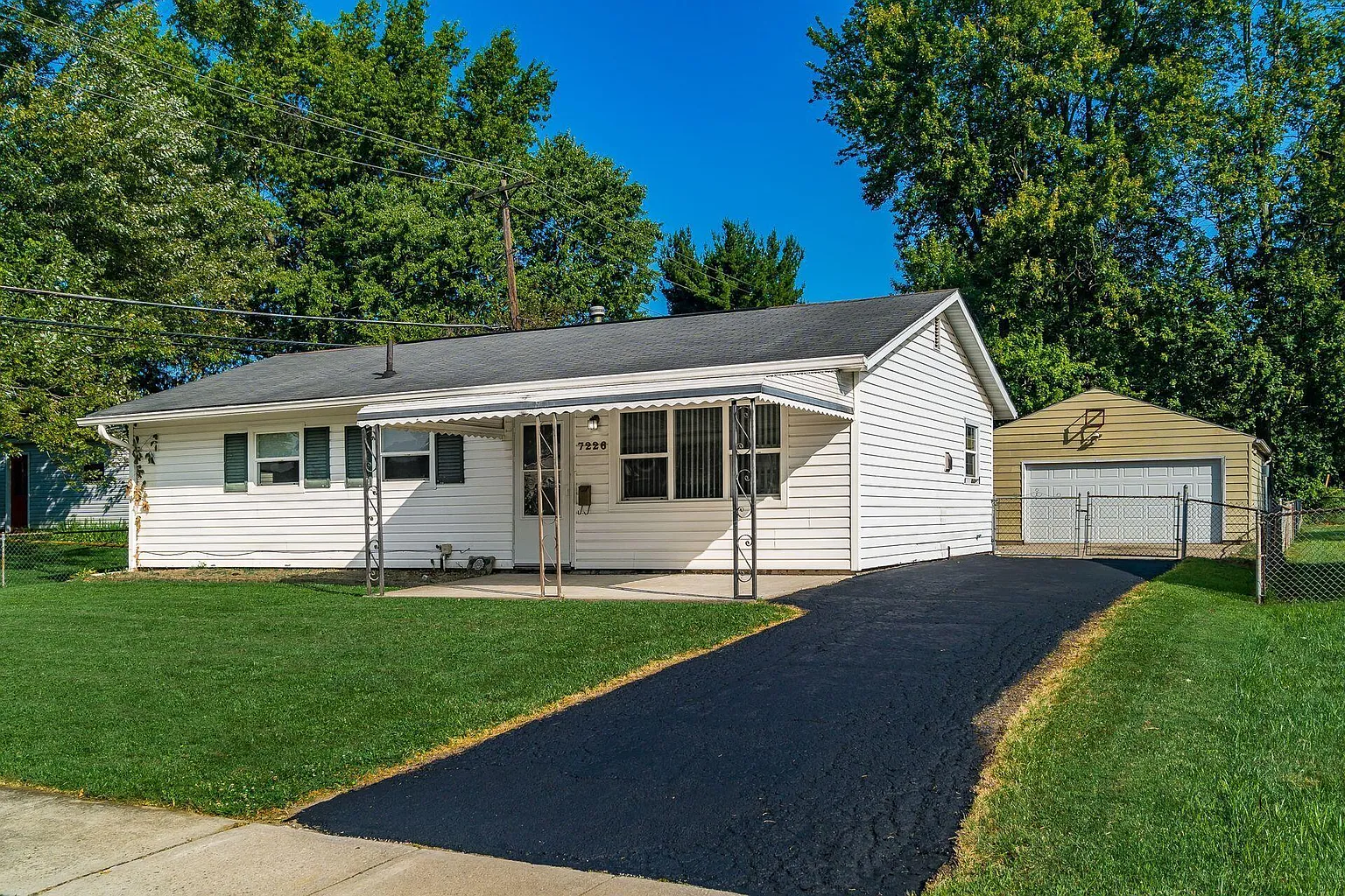7226 Sabre Ave photo 1