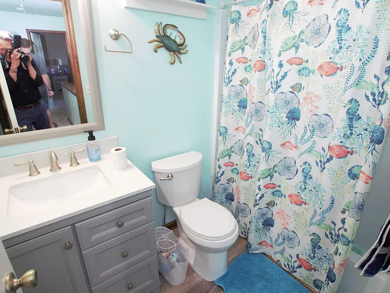 98 Thorndale Cir — Photo 26