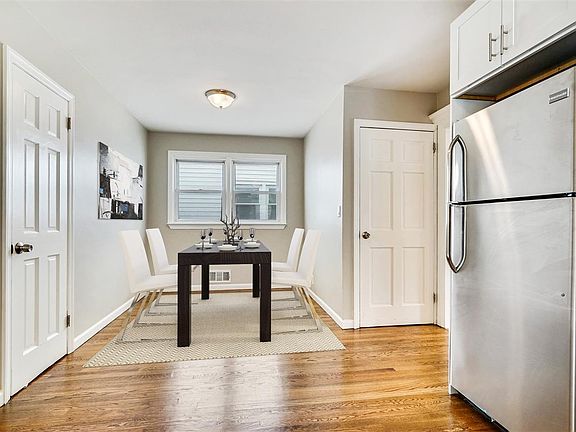 4th image of 281 Lexington Ave