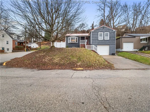 2901 Phillips St, South Charleston, WV 25303